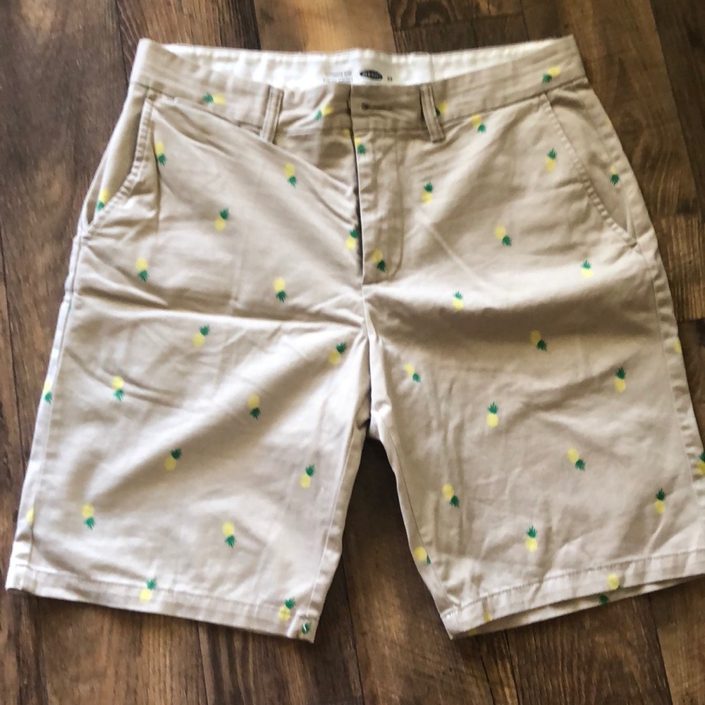 Old navy pineapple shorts